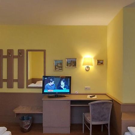 Hotel Astoria Bergrheinfeld Eksteriør bilde